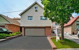  دو خانه بهم متصل – Etobicoke, تورنتو, انتاریو,  کانادا. C$1,113,000