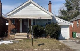 6غرفة خانه  East York, کانادا. C$1,187,000