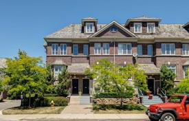 دو خانه بهم متصل – Etobicoke, تورنتو, انتاریو,  کانادا. C$1,479,000
