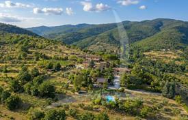 ویلا  1000 متر مربع Cortona, ایتالیا. 1,950,000 €