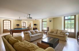 30غرفة قلعه  Bagnols-en-Forêt, فرانسه. 28,500 € في الأسبوع