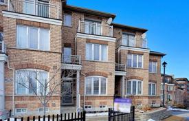  دو خانه بهم متصل – Kingston Road, تورنتو, انتاریو,  کانادا. C$960,000