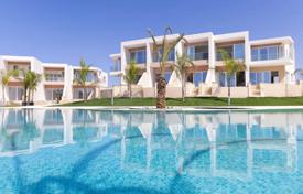 New residential complex with apartments and villas Chloraka, قبرس. 395,000 € از