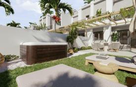 3غرفة  دو خانه بهم متصل 166 متر مربع Amarilla Golf, اسپانیا. 557,000 €