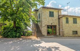 15غرفة کاخ  270 متر مربع Siena, ایتالیا. 585,000 €