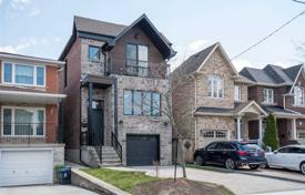 خانه  – York, تورنتو, انتاریو,  کانادا. C$2,285,000
