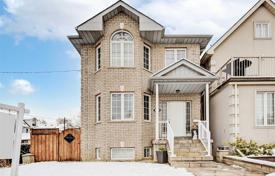 خانه  – York, تورنتو, انتاریو,  کانادا. C$1,139,000