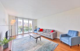 1غرفة شقق في الوحدات السكنية 93 متر مربع Collins Avenue, ایالات متحده آمریکا. $500,000