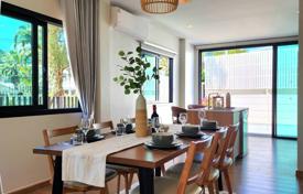 4غرفة ویلا  320 متر مربع Mueang Phuket, تایلند. $503,000
