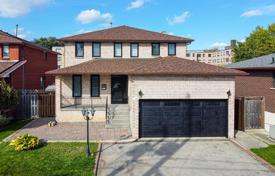 خانه  – نورث یورک, تورنتو, انتاریو,  کانادا. C$1,640,000
