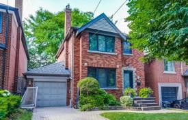 خانه  – East York, تورنتو, انتاریو,  کانادا. C$2,019,000
