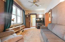 5غرفة خانه  East York, کانادا. C$1,210,000