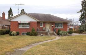 خانه  – Etobicoke, تورنتو, انتاریو,  کانادا. C$2,016,000