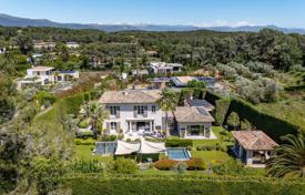 6غرفة ویلا  موگینز(فرانسه), فرانسه. 3,600,000 €