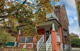 خانه  – Dufferin Street, تورنتو, انتاریو,  کانادا. C$1,530,000