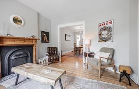 17غرفة  دو خانه بهم متصل Old Toronto, کانادا. C$2,157,000