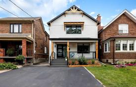 خانه  – Etobicoke, تورنتو, انتاریو,  کانادا. C$1,273,000