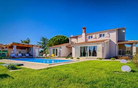 4غرفة خانه  226 متر مربع Fažana, کرواسی. 740,000 €