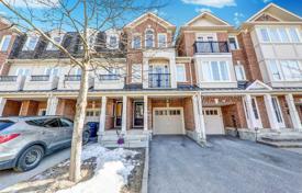  دو خانه بهم متصل – اسکاربرو، تورنتو, تورنتو, انتاریو,  کانادا. C$1,084,000