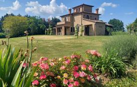 7غرفة ویلا  250 متر مربع Castiglione del Lago, ایتالیا. 1,350,000 €