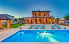 5غرفة خانه  205 متر مربع Višnjan, کرواسی. 650,000 €