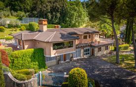 28غرفة کاخ  840 متر مربع Arezzo, ایتالیا. 1,300,000 €