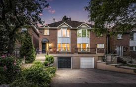  دو خانه بهم متصل – نورث یورک, تورنتو, انتاریو,  کانادا. C$1,886,000