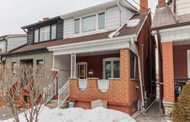  دو خانه بهم متصل – York, تورنتو, انتاریو,  کانادا. C$1,262,000