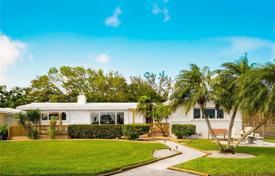 دو خانه بهم چسبیده – Hollywood, فلوریدا, ایالات متحده آمریکا. $1,500,000