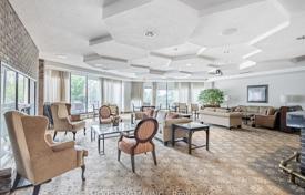 6غرفة آپارتمان  Etobicoke, کانادا. C$920,000