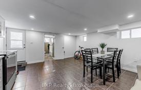 15غرفة خانه  York, کانادا. C$2,284,000