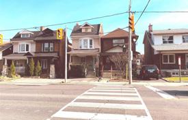 خانه  – Dufferin Street, تورنتو, انتاریو,  کانادا. C$1,099,000