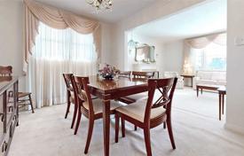 3غرفة خانه  نورث یورک, کانادا. C$2,362,000