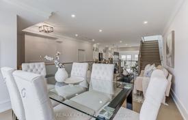 10غرفة خانه  تورنتو, کانادا. C$2,415,000