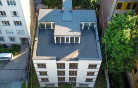 20غرفة  دو خانه بهم متصل 900 متر مربع Central District, لتونی. 920,000 €