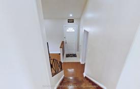 8غرفة خانه  اسکاربرو، تورنتو, کانادا. C$1,389,000