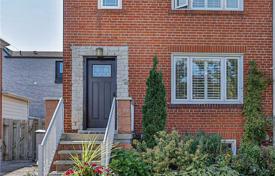  دو خانه بهم متصل – Etobicoke, تورنتو, انتاریو,  کانادا. C$1,162,000