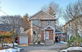 خانه  – نورث یورک, تورنتو, انتاریو,  کانادا. C$2,281,000