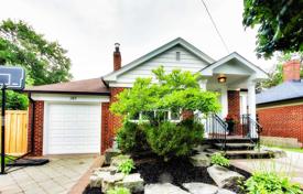 خانه  – Etobicoke, تورنتو, انتاریو,  کانادا. C$1,558,000
