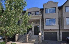 3غرفة  دو خانه بهم متصل Etobicoke, کانادا. C$1,395,000