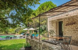 9غرفة دو خانه بهم چسبیده Gordes, فرانسه. 1,195,000 €
