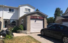  دو خانه بهم متصل – اسکاربرو، تورنتو, تورنتو, انتاریو,  کانادا. C$1,014,000