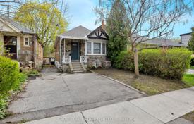 7غرفة خانه  York, کانادا. C$1,284,000