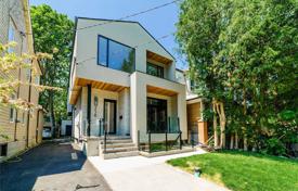 خانه  – Rhodes Avenue, Old Toronto, تورنتو,  انتاریو,   کانادا. C$2,261,000