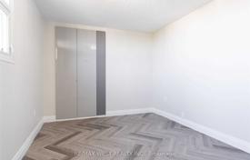 6غرفة آپارتمان  Etobicoke, کانادا. C$915,000
