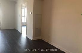 7غرفة آپارتمان  East York, کانادا. C$779,000