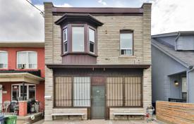خانه  – Dufferin Street, تورنتو, انتاریو,  کانادا. C$1,258,000