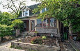 دو خانه بهم متصل – Dundas Street West, تورنتو, انتاریو,  کانادا. C$995,000