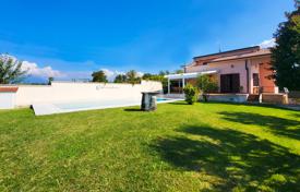4غرفة ویلا  300 متر مربع Lazise, ایتالیا. 1,150,000 €