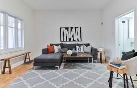 10غرفة خانه  York, کانادا. C$1,292,000